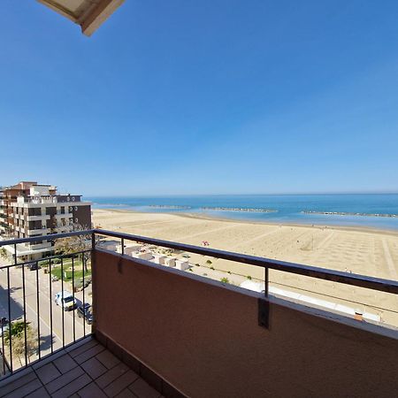 Hotel Salsedine " 5 Mt From The Beach ! " Rimini Exterior foto