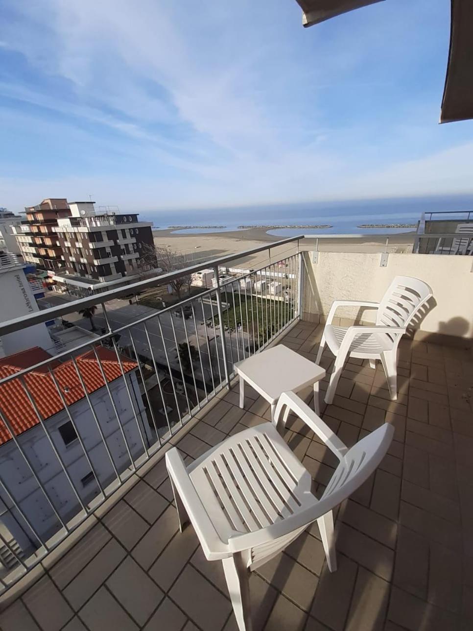 Hotel Salsedine " 5 Mt From The Beach ! " Rimini Exterior foto