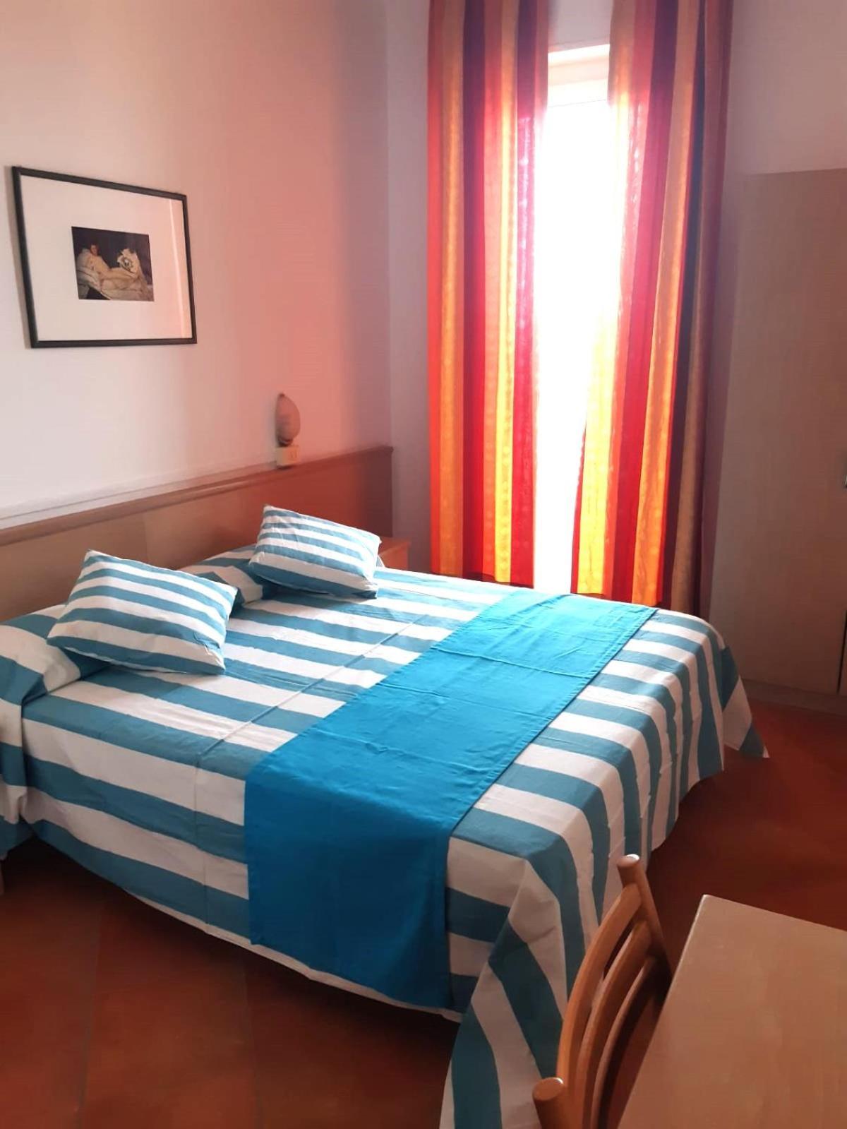 Hotel Salsedine " 5 Mt From The Beach ! " Rimini Exterior foto