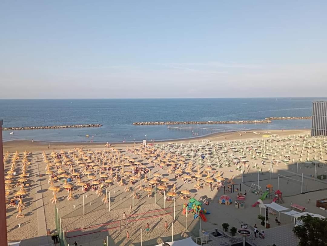 Hotel Salsedine " 5 Mt From The Beach ! " Rimini Exterior foto