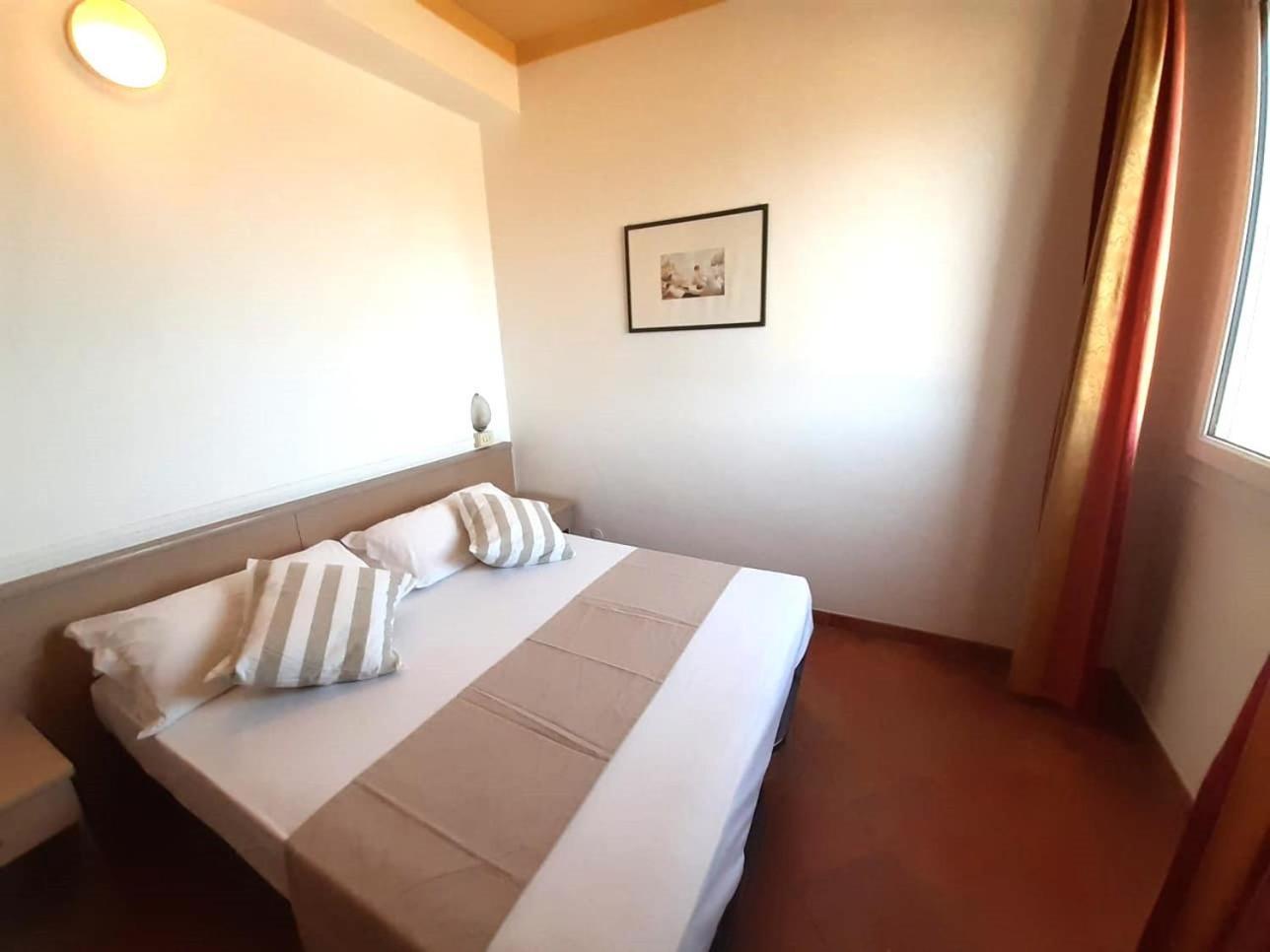 Hotel Salsedine " 5 Mt From The Beach ! " Rimini Exterior foto