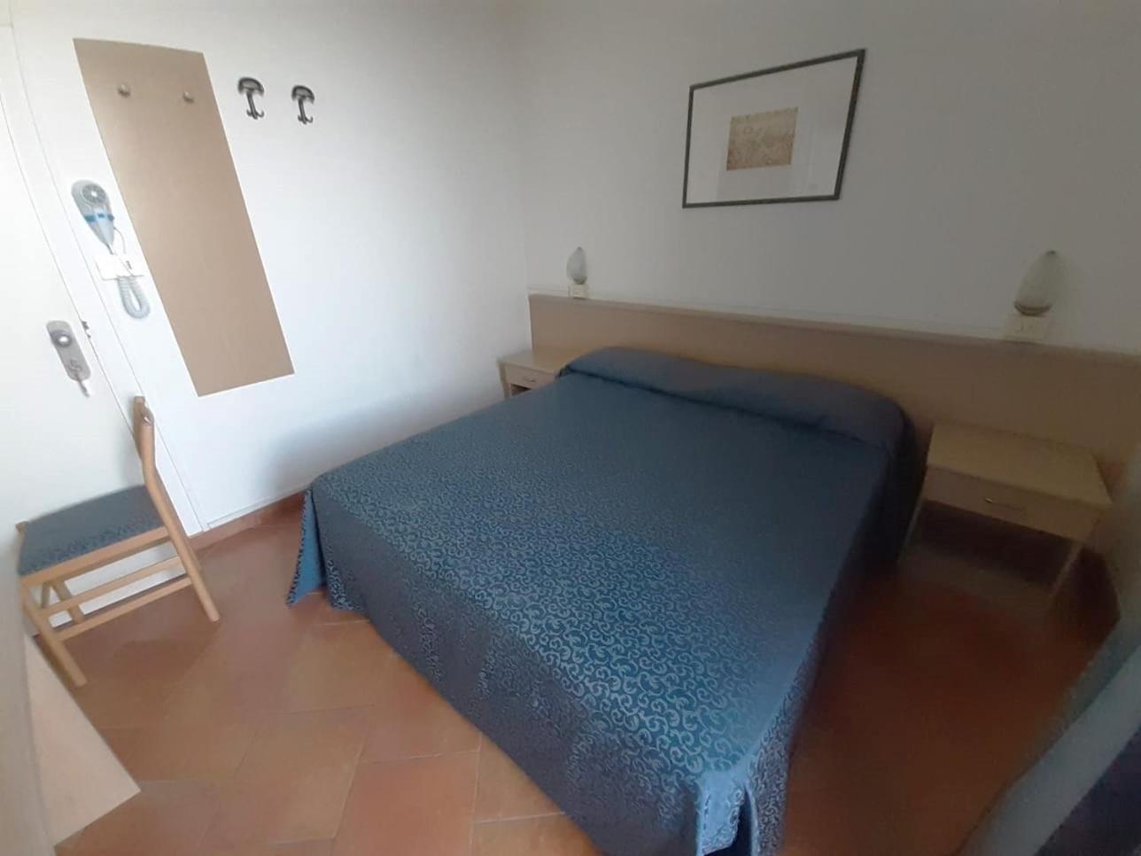 Hotel Salsedine " 5 Mt From The Beach ! " Rimini Exterior foto