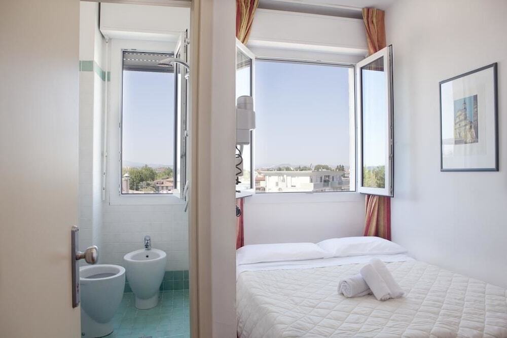 Hotel Salsedine " 5 Mt From The Beach ! " Rimini Exterior foto